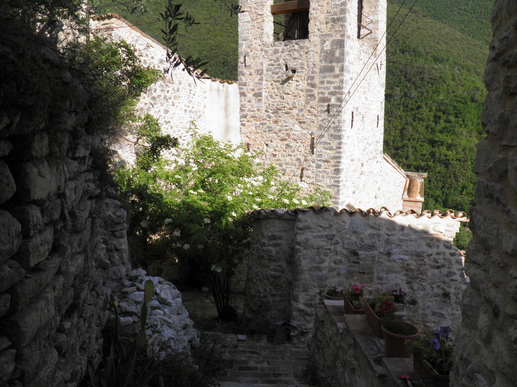 Residenza Di Paese Castello Del Poggio 호텔 페렌틸로 외부 사진