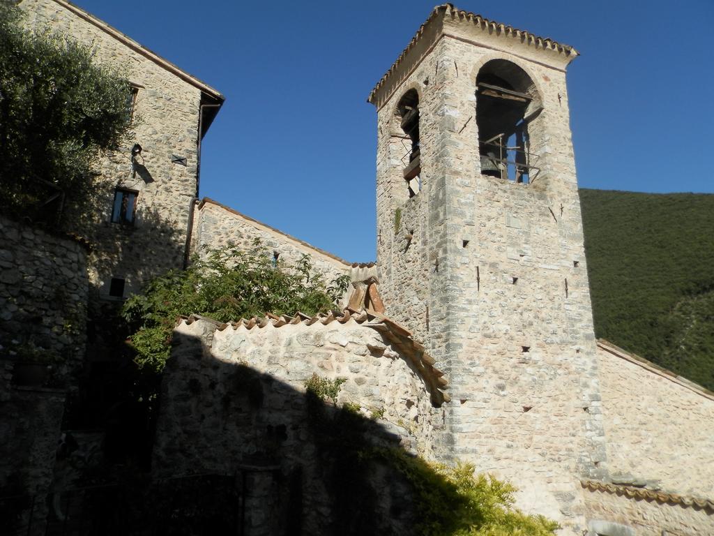 Residenza Di Paese Castello Del Poggio 호텔 페렌틸로 외부 사진