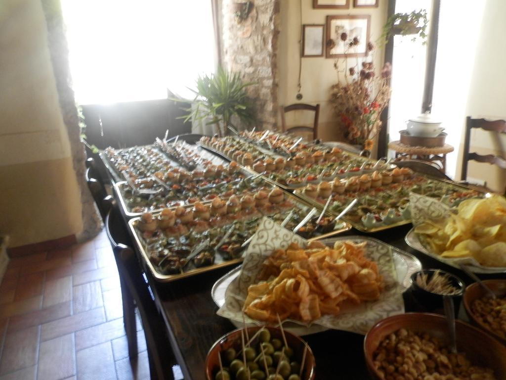 Residenza Di Paese Castello Del Poggio 호텔 페렌틸로 외부 사진
