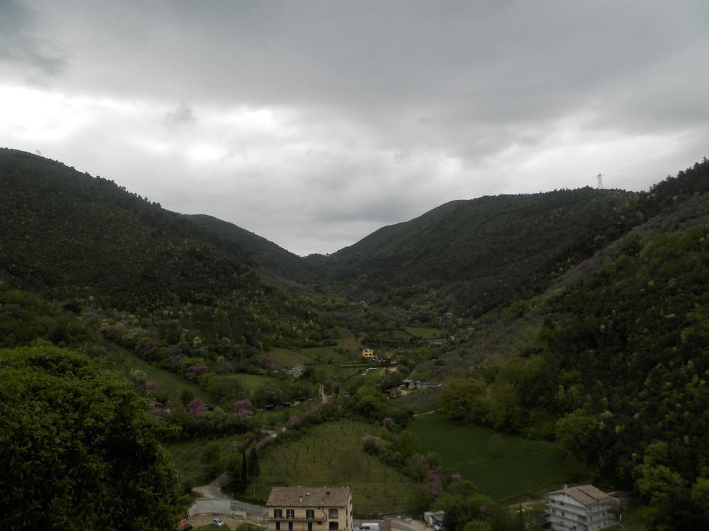 Residenza Di Paese Castello Del Poggio 호텔 페렌틸로 외부 사진