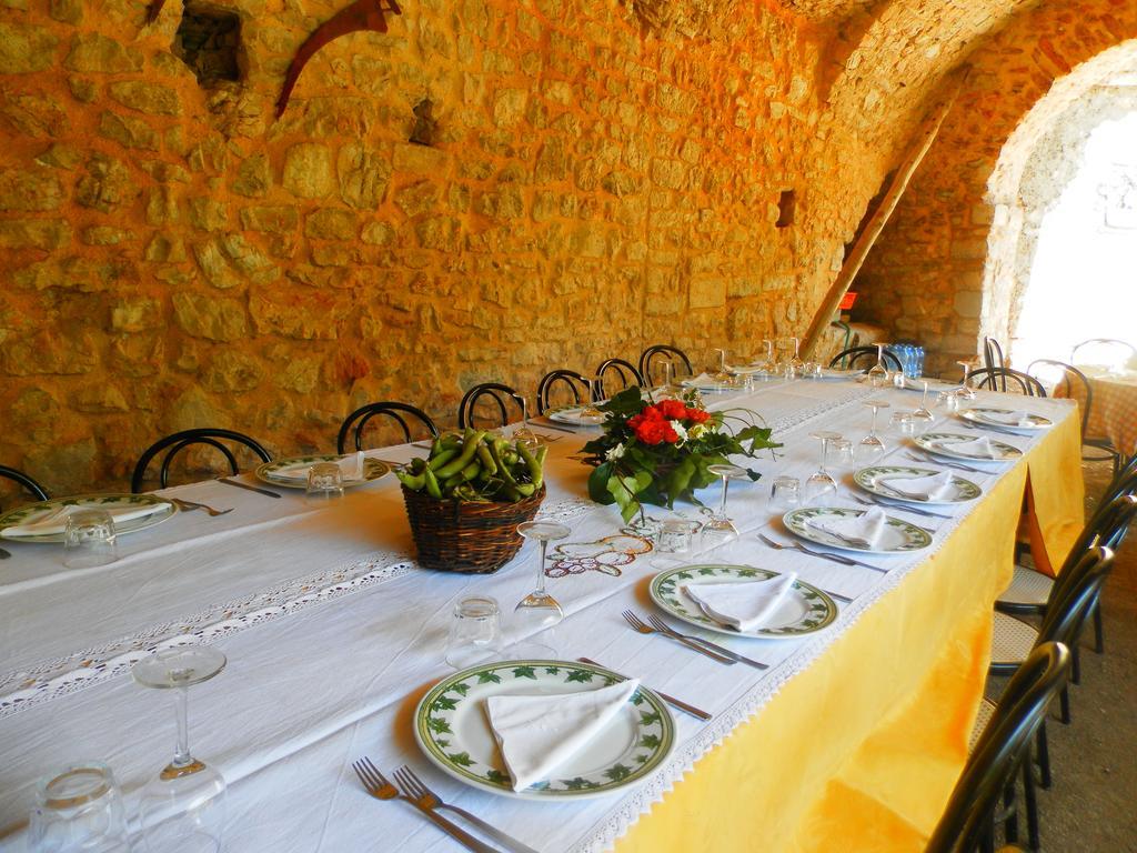 Residenza Di Paese Castello Del Poggio 호텔 페렌틸로 외부 사진
